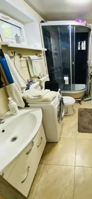 Ofer spre inchiriere apartament cu o camera in zona