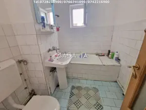 Apartament 4 camere, situat în Târgu Jiu, Str. 22 Decembrie 1989  - imagine 14