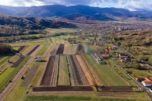 Teren extravilan Petros /  Baru ,jud Hunedoara