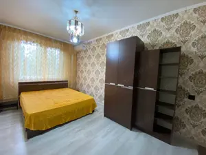 de inchiriat apartament o camera zona Aradului