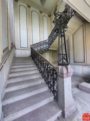 Cladire ultracentrala cu curte privata, pentru activitati diverse - imagine 4