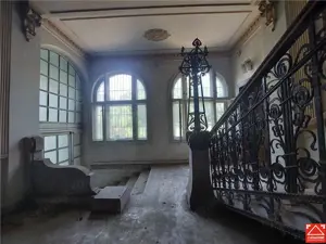 Cladire ultracentrala cu curte privata, pentru activitati diverse - imagine 6