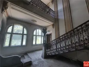 Cladire ultracentrala cu curte privata, pentru activitati diverse - imagine 7