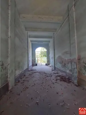 Cladire ultracentrala cu curte privata, pentru activitati diverse - imagine 12