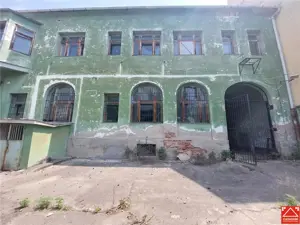 Cladire ultracentrala cu curte privata, pentru activitati diverse - imagine 16