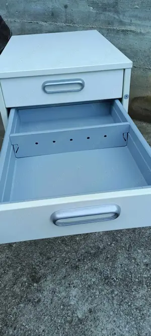 Fișet alb pe roți - imagine 3