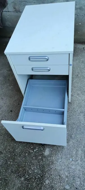 Fișet alb pe roți - imagine 4