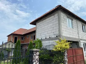 Casă de vânzare parter+etaj în localitatea Beliu