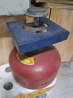 Aragaz Camping cu butelie,cort de 4 persoane 