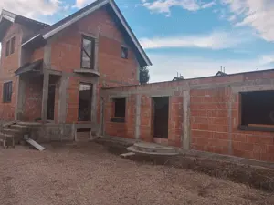 Vând casă în Zadareni ju.Arad