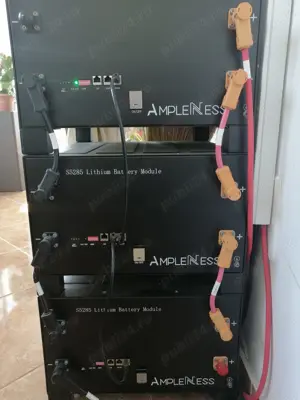 Baterii si inverter sistem fotovoltaic