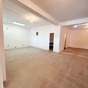 | De Inchiriat | SPATIU COMERCIAL | Zona: Str. Brailei, Banci | - imagine 5 | De Inchiriat | SPATIU COMERCIAL | Zona: Str. Brailei, Banci | - imagine 5