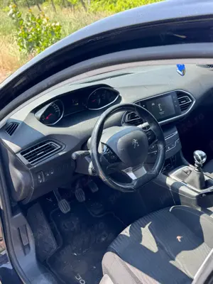 Vând Peugeot 308 , an fabricație 2015, motor diesel 1.6 HDi, 120 CP - imagine 6