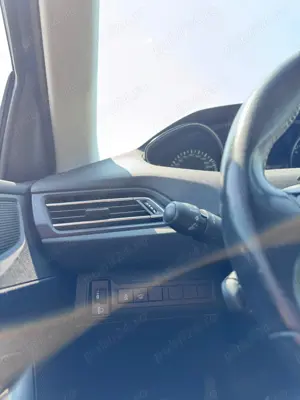 Vând Peugeot 308 , an fabricație 2015, motor diesel 1.6 HDi, 120 CP - imagine 2