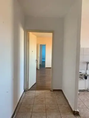 Vand apartament , 2 camere , semidecomandat , Micro 5 , Cornet