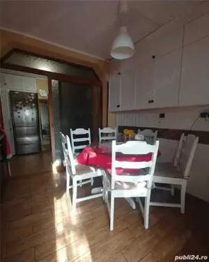 Vând apartament cu 4 camere in Grui  - imagine 3