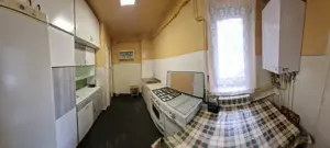 ARENI, apartament ultracentral cu 3 camere, etajul I - imagine 4