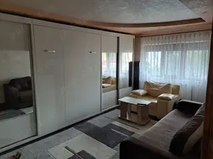 Apartament 2 camere, decomandat, strada Lirei