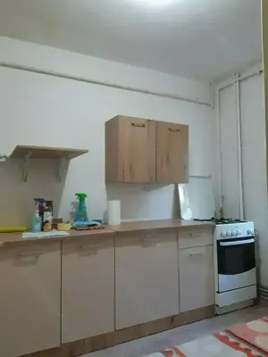 Inchiriez apartament