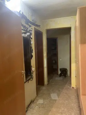 B-dul Republicii,linga Palatul Justitie,4 camere dec, et.1,2 bai,balcon mare,garaj sub bloc,500 euro - imagine 2 B-dul Republicii,linga Palatul Justitie,4 camere dec, et.1,2 bai,balcon mare,garaj sub bloc,500 euro - imagine 2