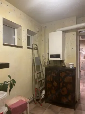 B-dul Republicii,linga Palatul Justitie,4 camere dec, et.1,2 bai,balcon mare,garaj sub bloc,500 euro - imagine 9 B-dul Republicii,linga Palatul Justitie,4 camere dec, et.1,2 bai,balcon mare,garaj sub bloc,500 euro - imagine 9