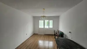 Apartament 2 camere etaj 1 central