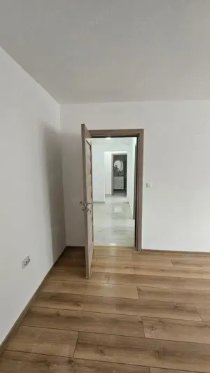 Apartament 2 camere etaj 1 central - imagine 3