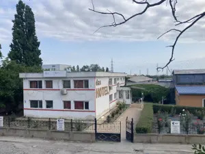 Închiriem spațiu cazare muncitori ,18 camere , posibilitate cazare 50-60 pers