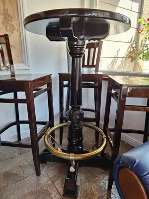 Masa de bar cu 4 scaune