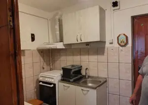 300Euro! Garsoniera in zona Piata Nicolina, et 2 - imagine 6