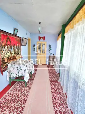 Casa la tara si teren intravilan, in sat Carja, jud Vaslui - imagine 12