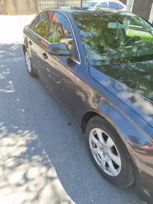 Autoturism a4b8 proprietar