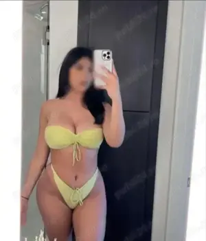 Bună ma numesc ana noua în oraș 