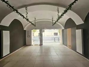 : : Spatiu cu PRELUARE CHIRIASI- Trafic INTENS/Vitrina la Strada : : - imagine 4 : : Spatiu cu PRELUARE CHIRIASI- Trafic INTENS/Vitrina la Strada : : - imagine 4