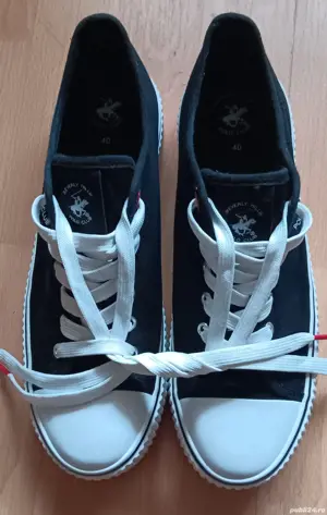 Vând teniși Beverly Hills Polo Club