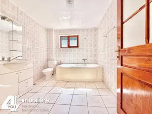 Clădire în Moneasa cu 9 camere: pretabil pensiune, azil bătrâni, casă vacanță - imagine 9
