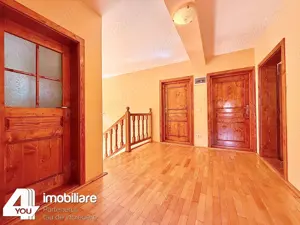 Clădire în Moneasa cu 9 camere: pretabil pensiune, azil bătrâni, casă vacanță - imagine 17