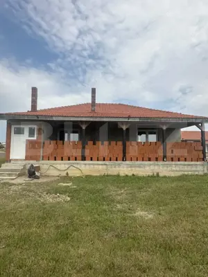 Casa la roșu 3 camere, 142mp, 585 mp teren, zona Cionchesti  - imagine 2