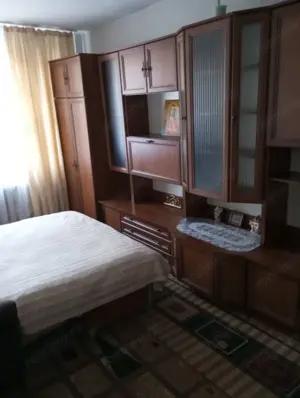 Garsoniera de inchiriat zona Piata Romana