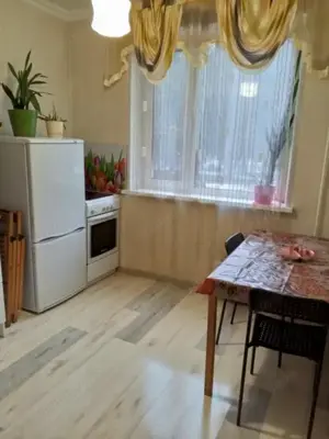 Oferim spre inchiriere garsoniera in zona 1 mai