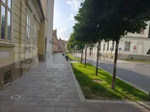 Apartament renovat complet situat in zona ultracentrala in cladire istorica - imagine 3