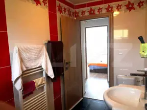 Casa spațioasă cu 6 camere și 3 băi - confort și intimitate - imagine 18