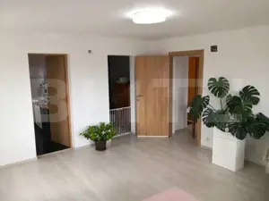 Casa spațioasă cu 6 camere și 3 băi - confort și intimitate - imagine 2