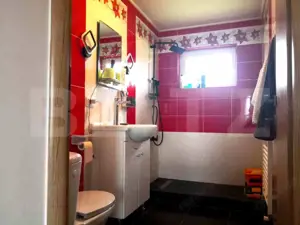 Casa spațioasă cu 6 camere și 3 băi - confort și intimitate - imagine 16