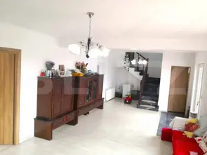 Casa spațioasă cu 6 camere și 3 băi - confort și intimitate - imagine 5