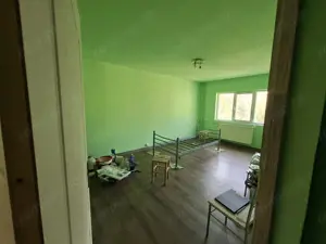 Apartament 3 camere -  decomandat - Zona Lipovei