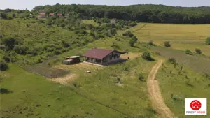 Casa cu teren 4.6 hectare la 17 km de Targu Mures