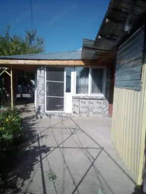 Vând sau schimb casă Săveni Ialomița  - imagine 3