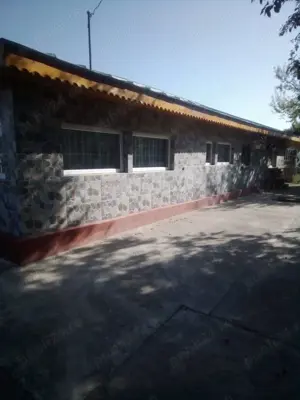 Vând sau schimb casă Săveni Ialomița  - imagine 2