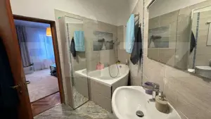 Apartament cu 4 camere, 150 mp, zona Centrala  - imagine 11